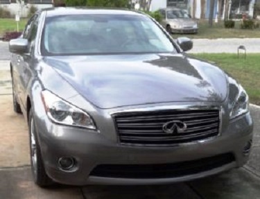 A Infiniti M37 A RWD car