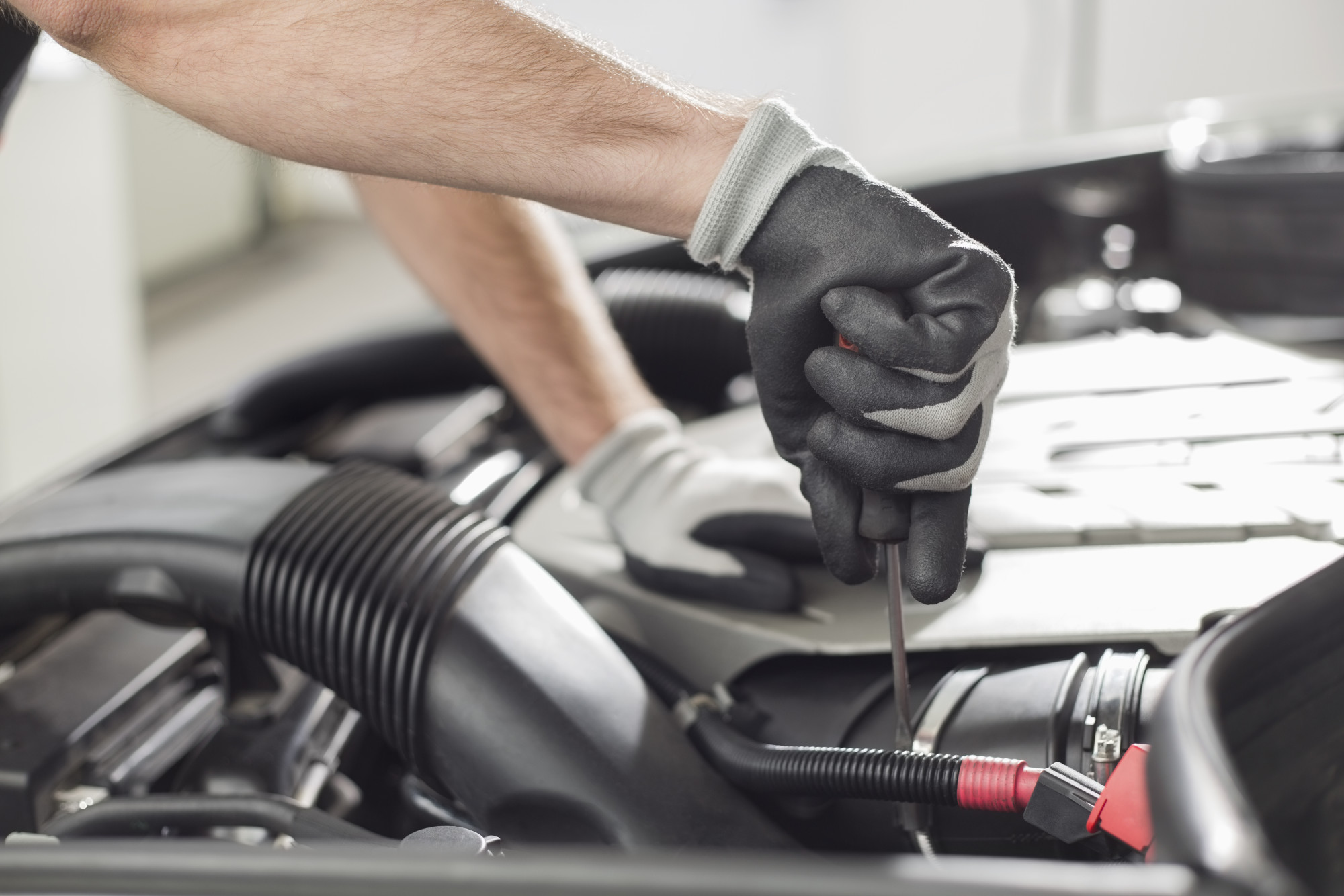 mechanic fixing car